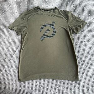 Peloton Tech Short Sleeve Tee Men’s Bike Cycling Workout Olive Green